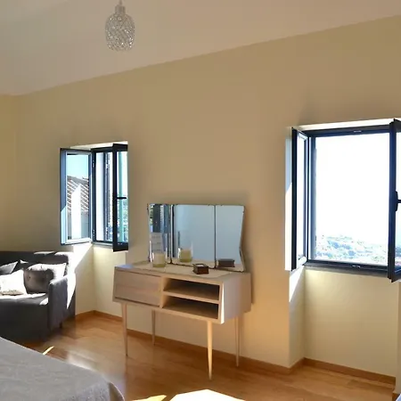 Casa Do Lado بيت ضيافة *